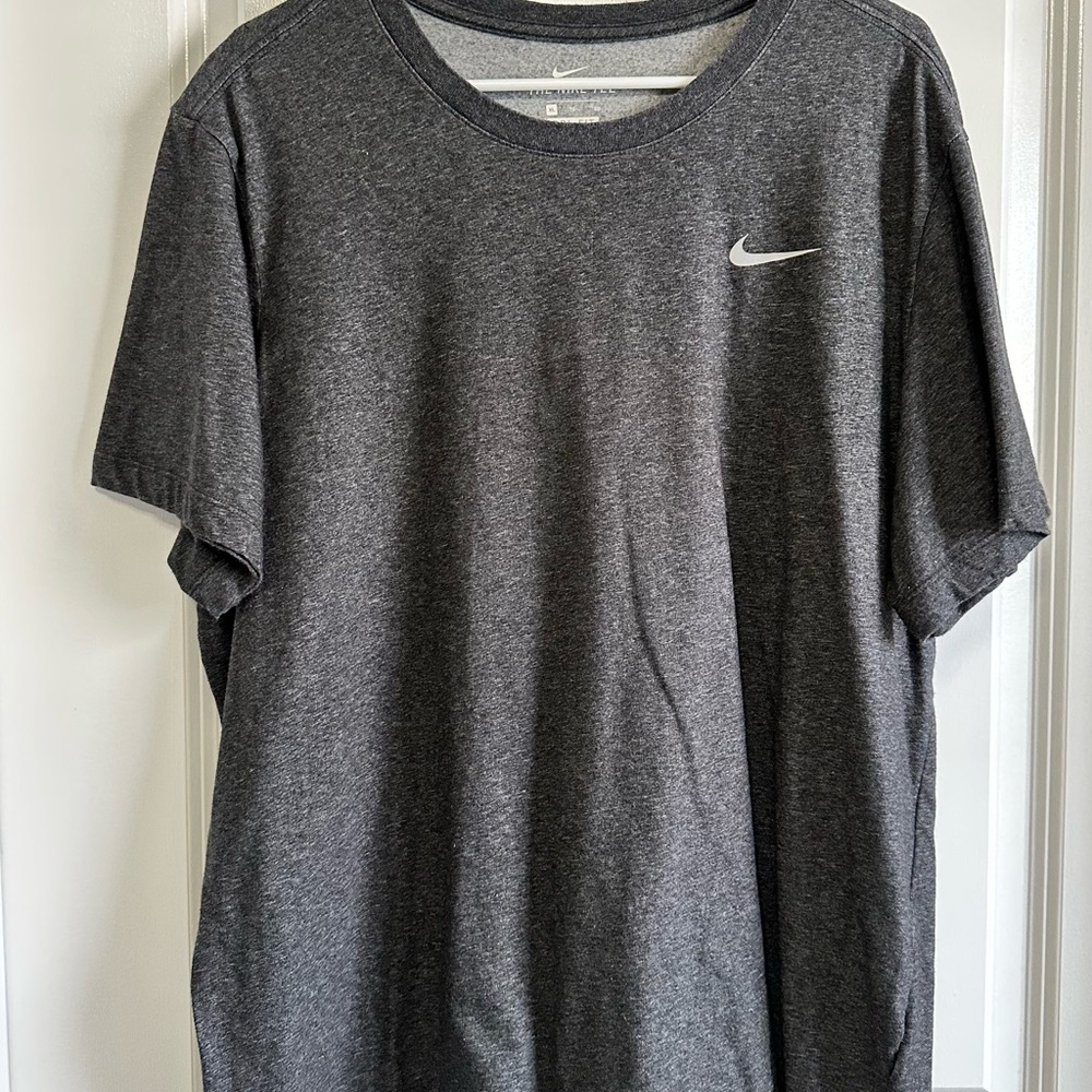 Nike Men's Charcoal Short Sleeve Tee
